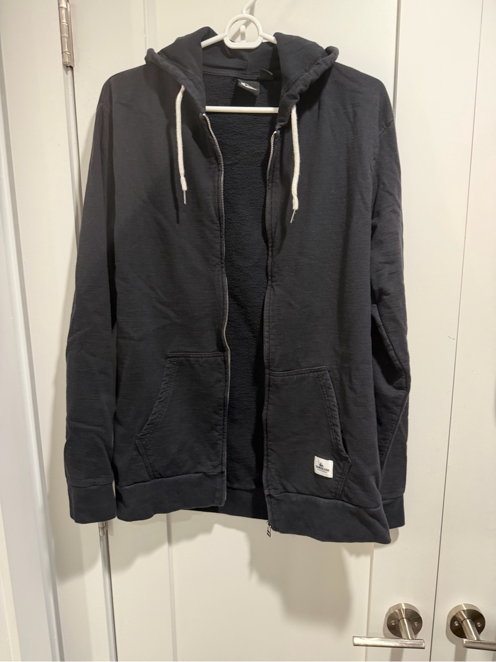 Quiksilver Men's Black Zip-Up Hoodie with White Drawstrings - Picture 4 of 9